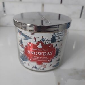 Snowday candle by bath and body works